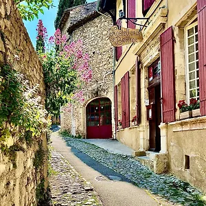 https://relais-du-silence-hostellerie-le-beffroi.fr-provencehotel.com